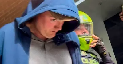 El extranjero fue detenido por las autoridades.