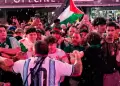 Mundial 2026 : Hinchas de Argentina y Argelia presentan violentos disturbios frente al Times Square