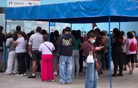 Largas colas en hospitales