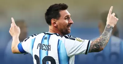 El delantero argentino logra marcador hist�rico en debut.