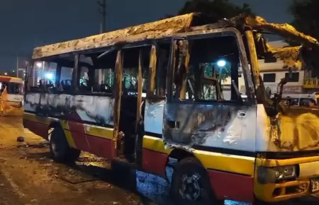 Incendian custer tras pedir cupo diario de 20 soles en el Callao