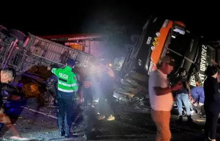 Accidente en Hu�nuco: Despiste de bus Real Chancas.