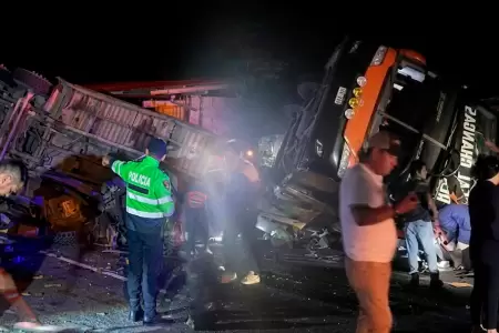 Accidente en Hu�nuco: Despiste de bus Real Chancas.