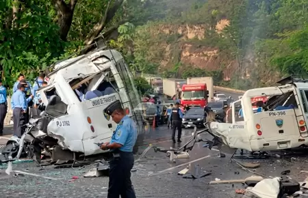 Accidente dej� varios polic�as muertos y heridos.