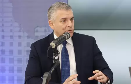 Rafael Vela luchar� por mantenerse en la Fiscal�a y descart� aspiraciones pol�ti