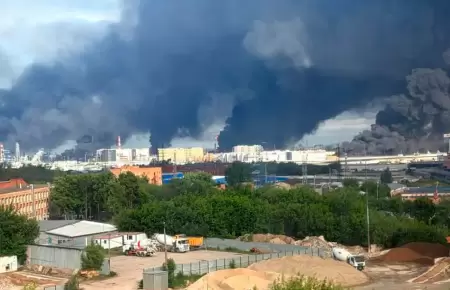 Refinar�as de Mosc� fueron el blanco de Ucrania.