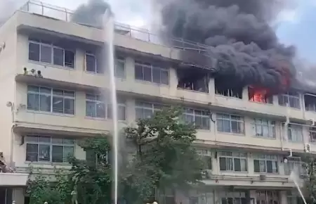 Incendio en escuela primaria.