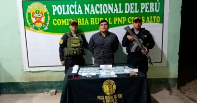 El oficial fue capturado en flagrancia.