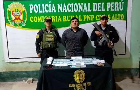 El oficial fue capturado en flagrancia.