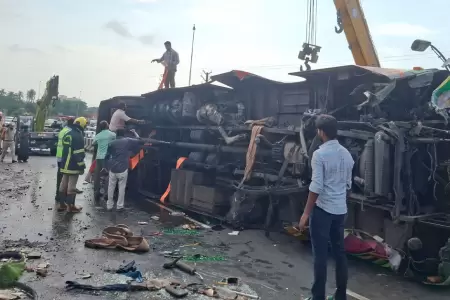 Accidente en autopista: choque de bus dej� varios heridos.