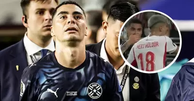 Miguel Almir�n fue expulsado en la victoria de Paraguay por nueva regla FIFA.