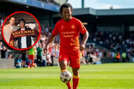 El astro brasile�o regresa al f�tbol a los 46 a�os.
