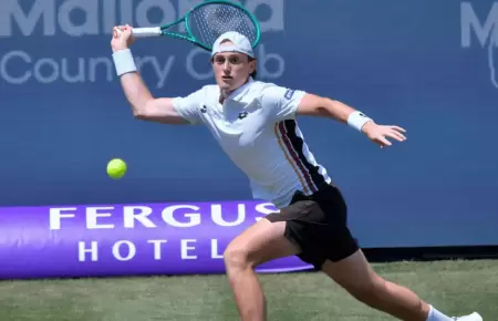 Ignacio Buse venci� a St�fanos Tsitsip�s en el ATP 250 de Mallorca