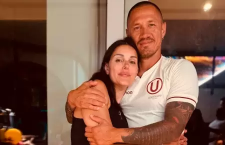 Lapadula junto a su esposa.