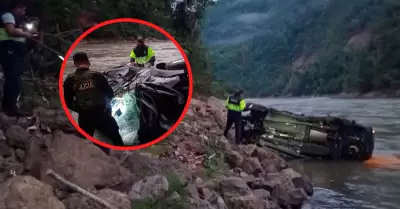 Cantante folcl�rica sobrevive, pero su esposo muri� en r�o Peren�.