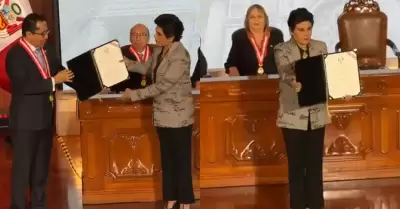 Norma Yarrow realiz� desplante al presidente del JNE.