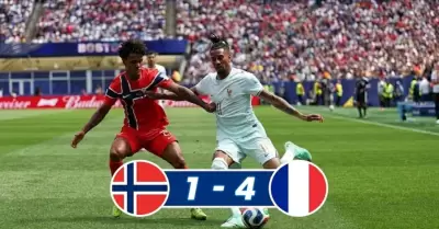 Triplete de Demb�l� asegur� la victoria.
