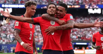 Inglaterra avanz� a la siguiente ronda del Mundial como l�der de su grupo.