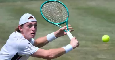 Ignacio Buse debuta con triunfo en Wimbledon