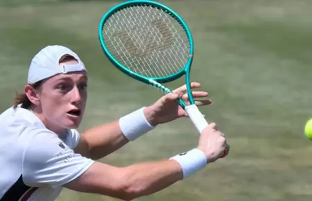 Ignacio Buse debuta con triunfo en Wimbledon