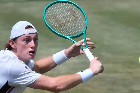 Ignacio Buse debuta con triunfo en Wimbledon