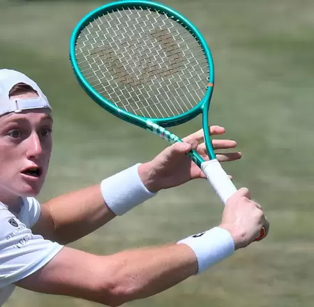 Ignacio Buse debuta con triunfo en Wimbledon