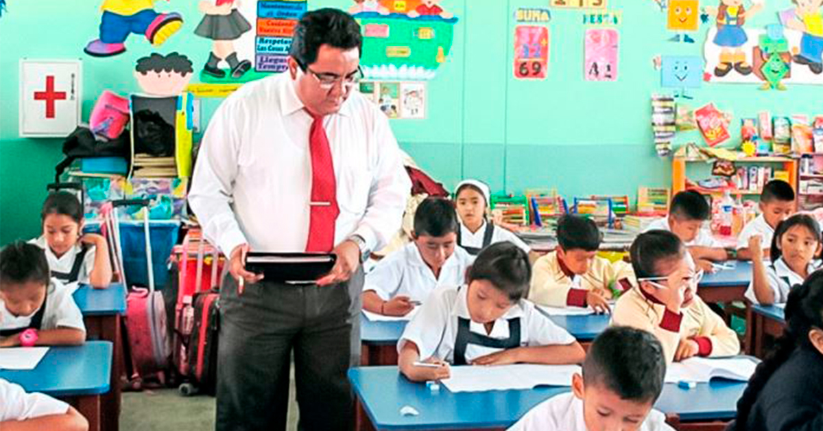 Lucio Castro mencionó la importancia de atender necesidades urgentes en el sector de la educación. (Difusión)