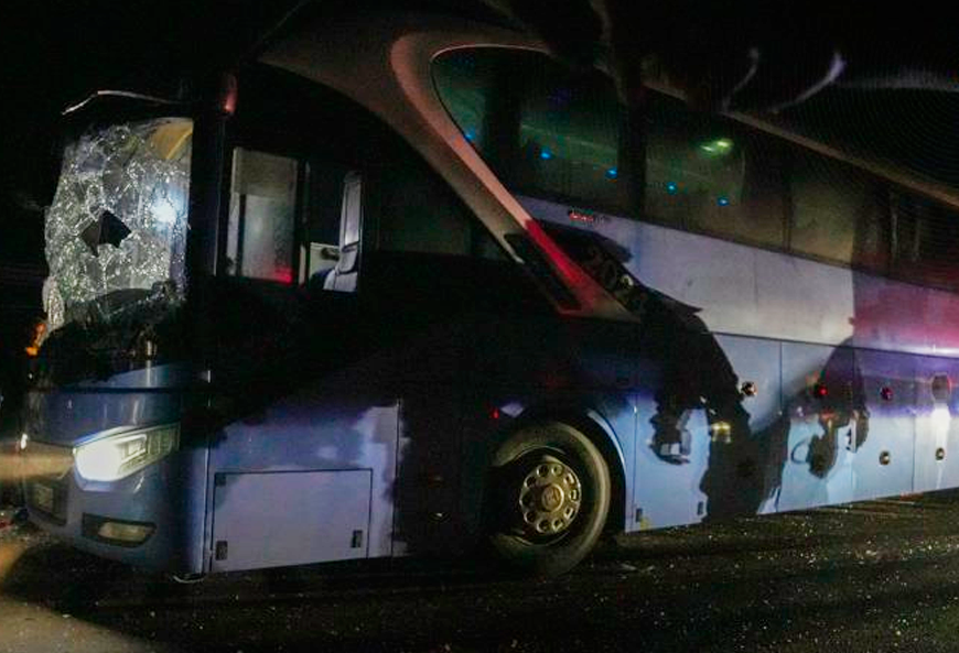 Autobús que volcó, transportaba peregrinos de regreso del Líbano por la carretera Damasco-Daraa.