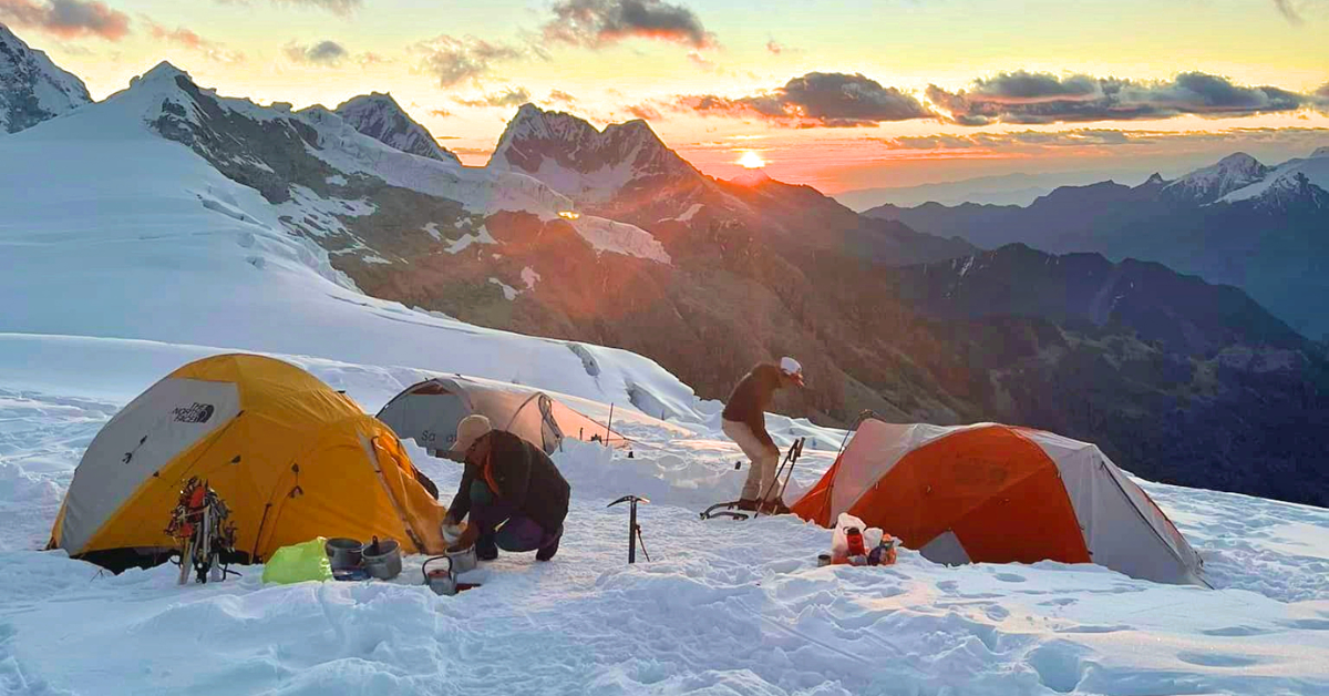 Áncash: Encuentran carpas de peruanos desaparecidos en el nevado Huascarán