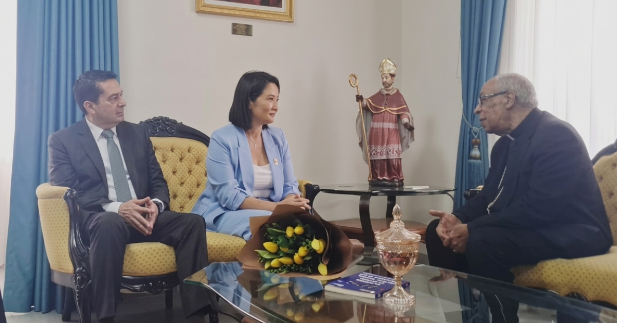 Keiko Fujimori se reúne con la Conferencia Episcopal Peruana para acuerdos por la llegada del papa León XIV