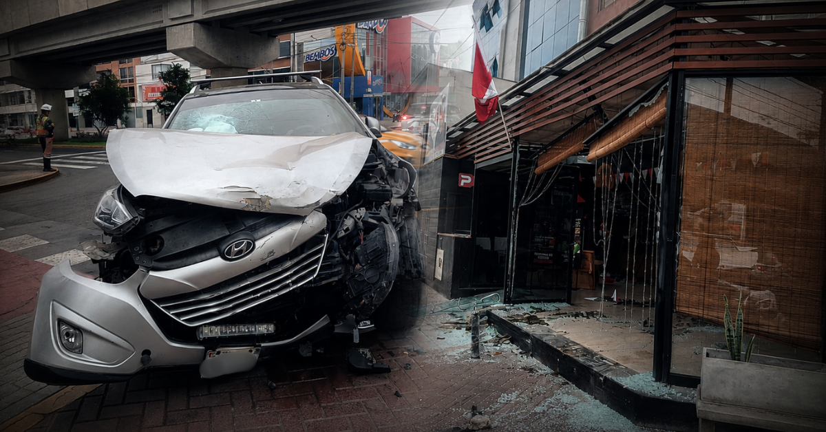 San Borja: Camioneta se estrella contra restaurante tras violento choque con otro auto