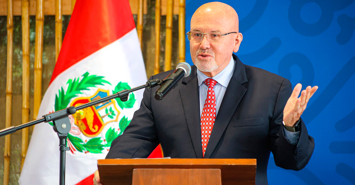 Carlos Bruce en contra de indultar a Pedro Castillo tras reunión con Keiko Fujimori: "No hay peor delito que violar la Constitución"