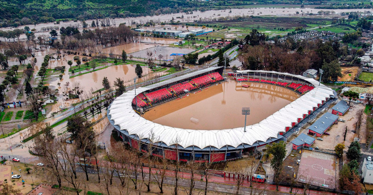 Chile: Fuertes lluvias dejan tres fallecidos, calles anegadas y a miles de personas sin luz