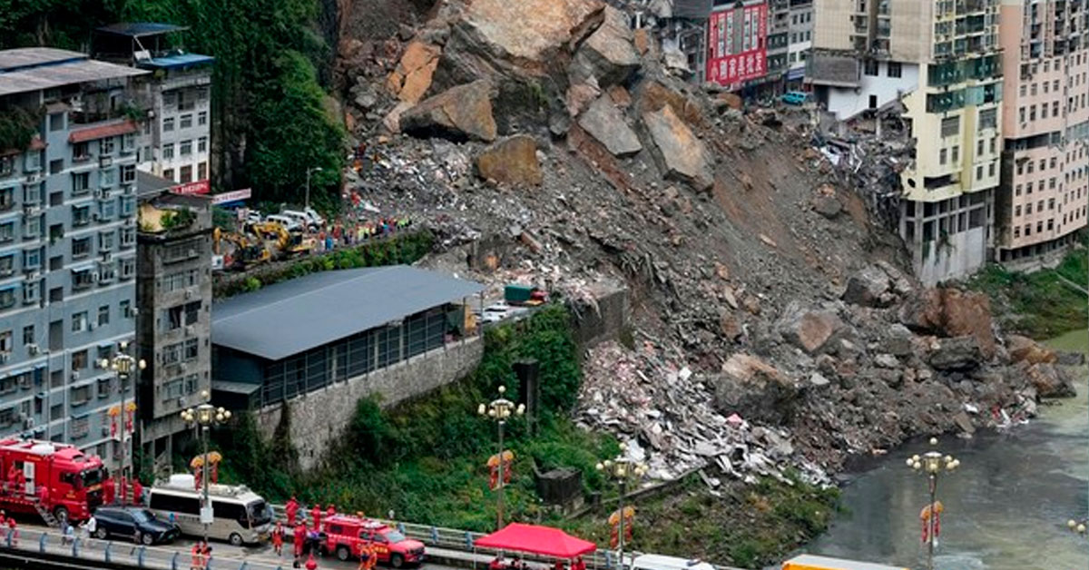 Deslizamiento de tierra dejó al menos ocho muertos y más de 30 desaparecidos en China