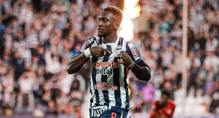 Eryc Castillo es el goleador de Alianza Lima en la temporada 2026
