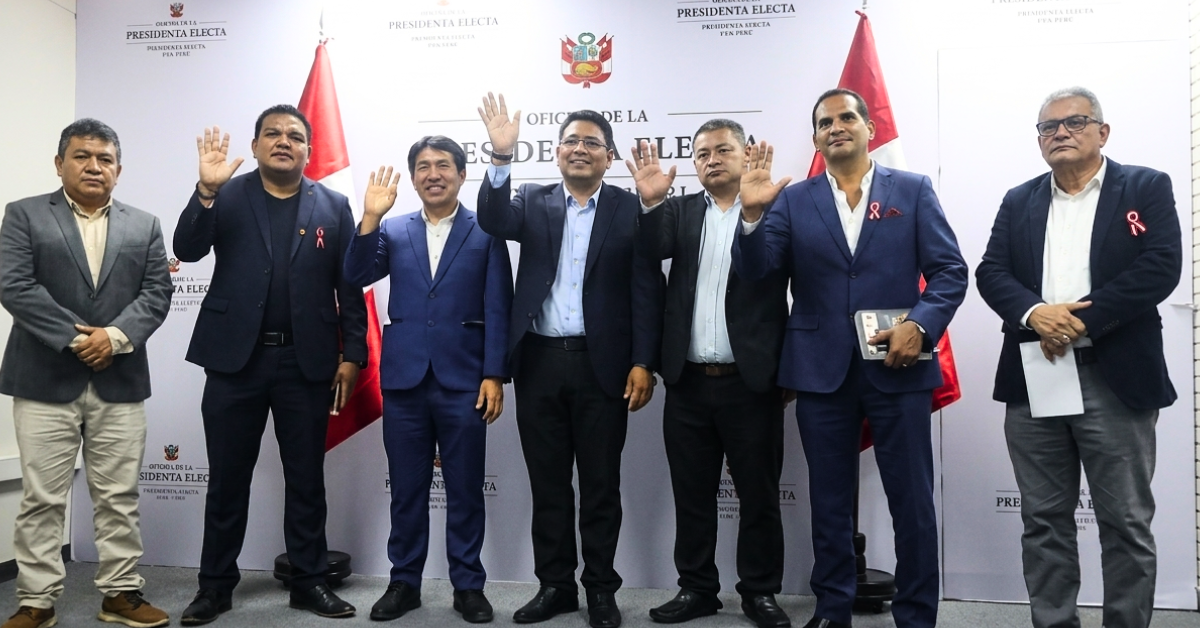Alcalde regional de Piura se reunió con Keiko Fujimori para tratar medidas ante el fenómeno 'El Niño'