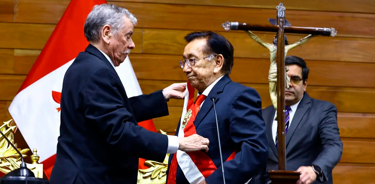 Fernando Rospigliosi cita a José María Balcázar a entregar la banda presidencial para este domingo 27 de julio