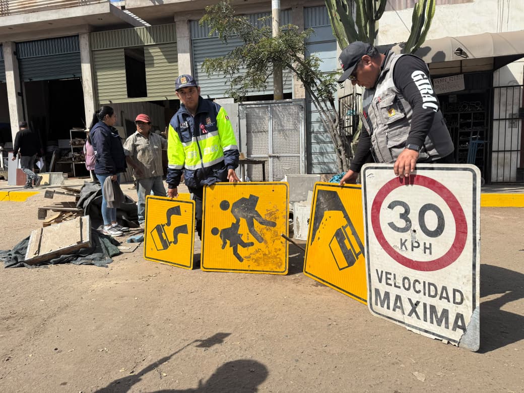 Detienen a un hombre tras hallar señales de tránsito, placas y cableado presuntamente ilegal en chatarrerías de Tacna