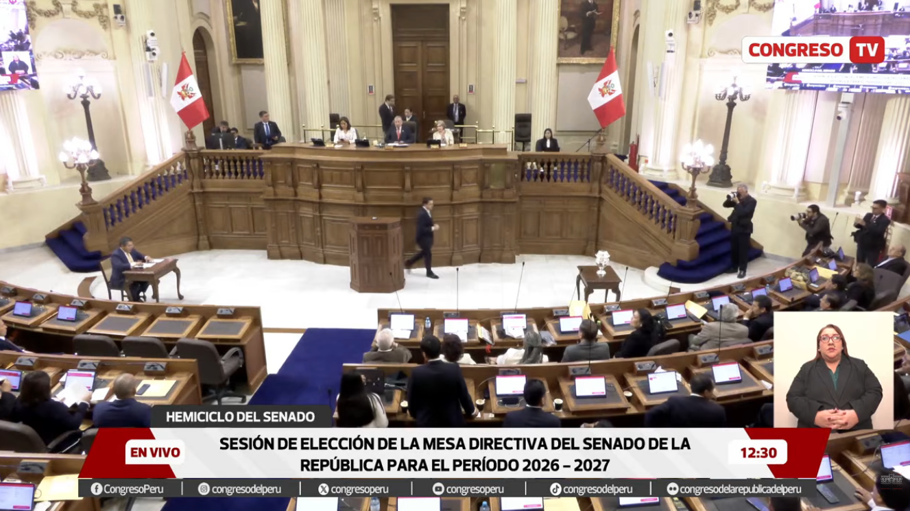 Candidato Miguel Torres fue llamado a emitir su voto.