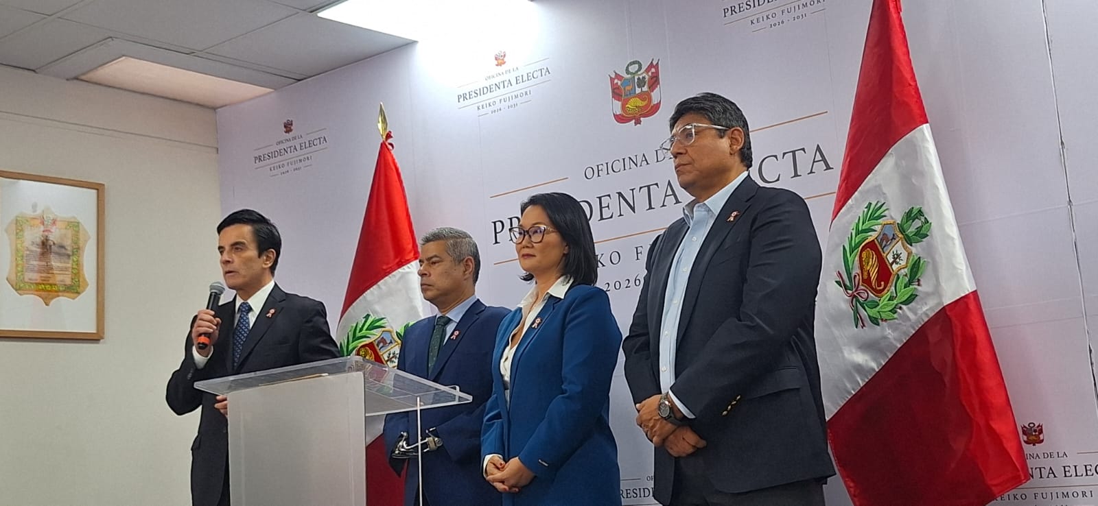 Keiko presenta a parte de su gabinete ministerial