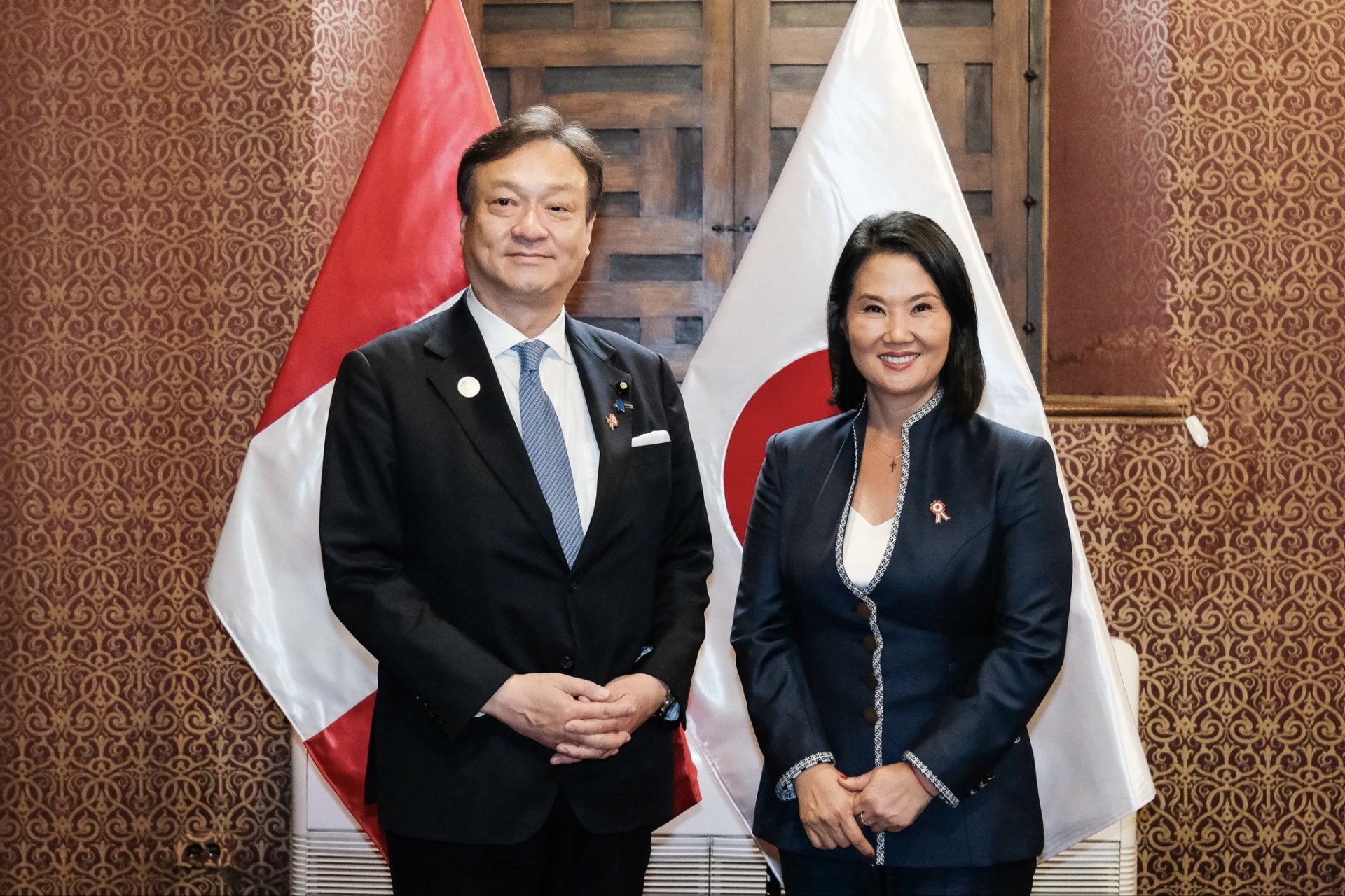 Keiko Fujimori junto al ministro de Estado para Asuntos Exteriores de Japon, Horii Iwao