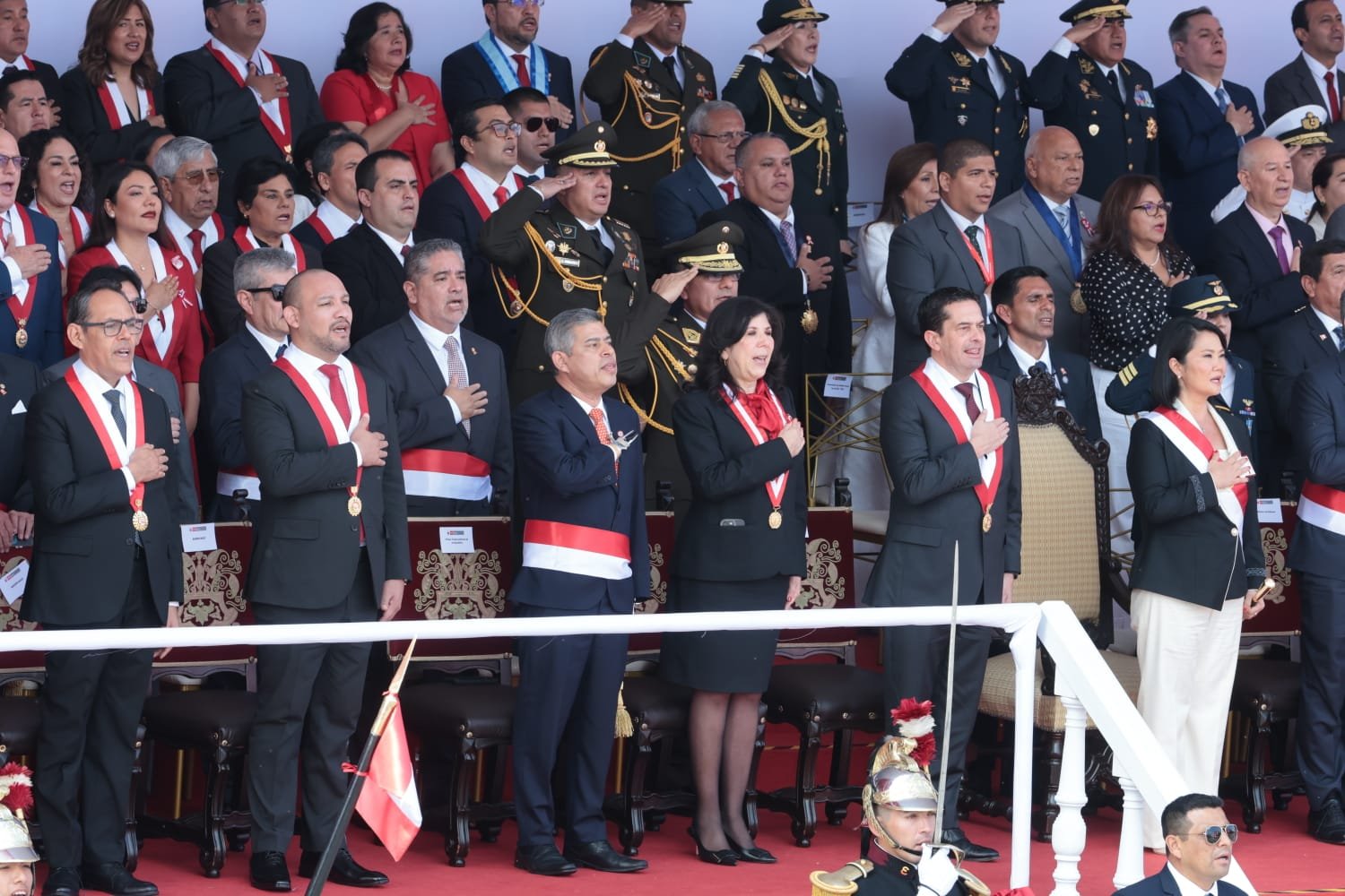 Primer vicepresidente, Alejandro Muñante; la segunda vicepresidenta, Nilza Chacón; y el tercer vicepresidente, Edgar Mancha