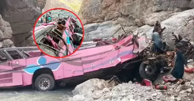 Accidente de autob�s: cay� por un barranco.
