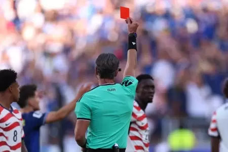 La pol�mica por la suspensi�n de la tarjeta roja a Folarin Balogun, que sent� un
