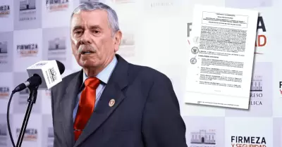 Rospigliosi denuncia adquisici�n de pistolas del Mininter destinadas a la PNP