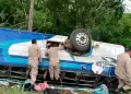 Choque entre autob�s de pasajeros y una camioneta deja 4 muertos y m�s de 20 heridos