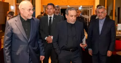 Mohammad Bagher Ghalibaf junto a Abbas Araghchi