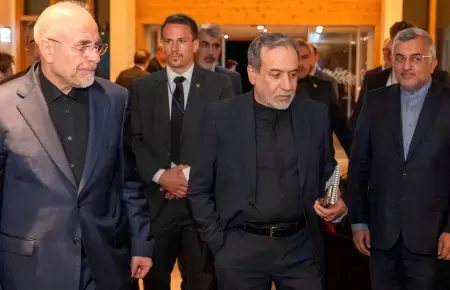 Mohammad Bagher Ghalibaf junto a Abbas Araghchi
