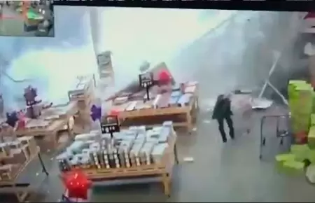 Se produjo un derrumbe en el supermercado.