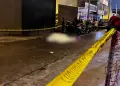 VMT: Asesinan a presunto guardaespaldas en pleno tr�fico tras feroz balacera en la avenida Pachac�tec